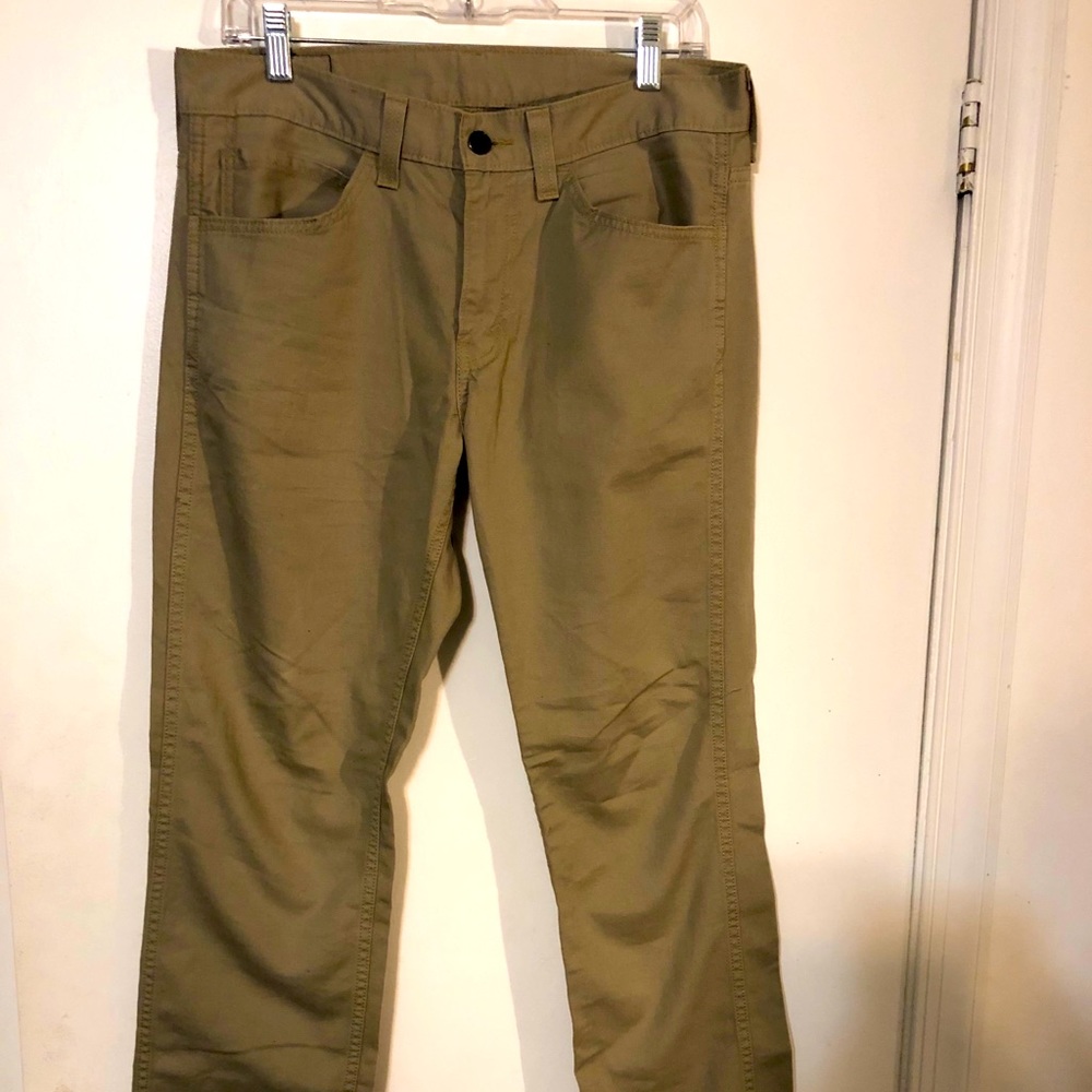 Men’s Levi’s 511 Khakis.
